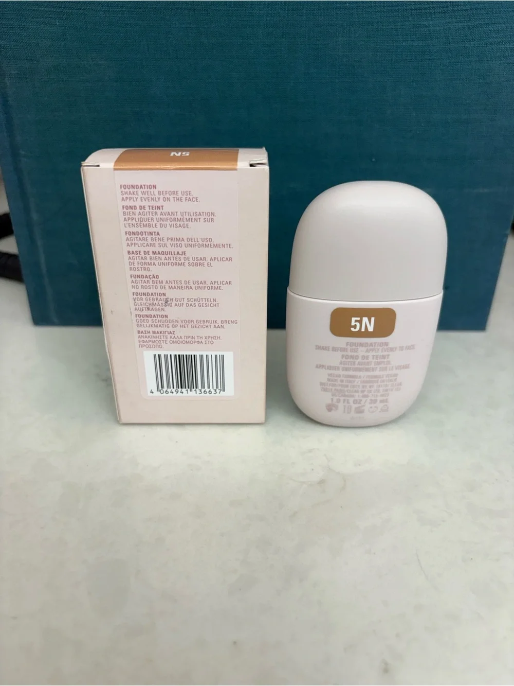 Kylie Cosmetics Skin Tint Blurring Elixir - Shade 5N